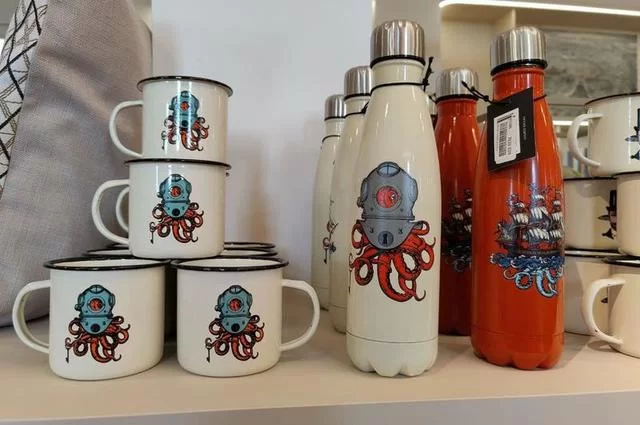 Практичные сувениры из дворца Морского министертсва