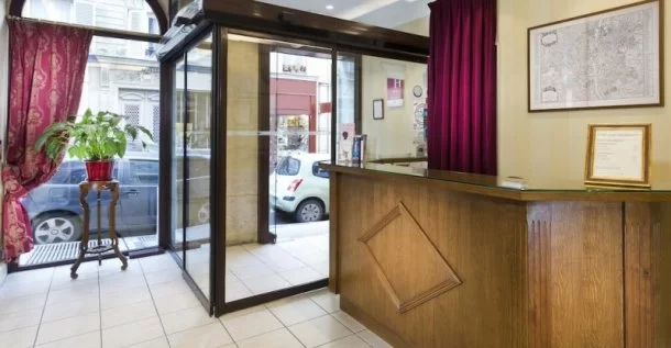 Отель Hotel Cujas Pantheon