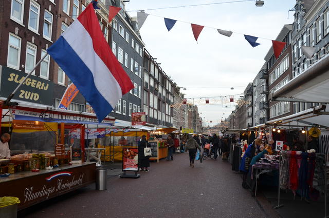 Фото: Steven Lek / Wikimedia Commons / CC-BY-SA-4.0 Albert Cuypmarkt