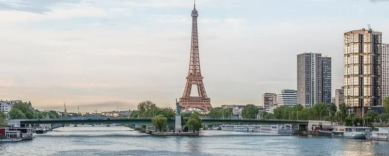 10 самых красивых мостов в Париже