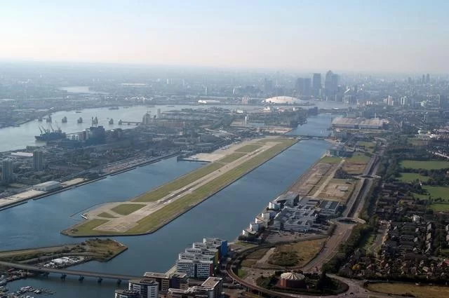 Аэропорт Сити. Фото https://www.londoncityairport.com/ Аэропорт Сити. Фото https://www.londoncityairport.com/