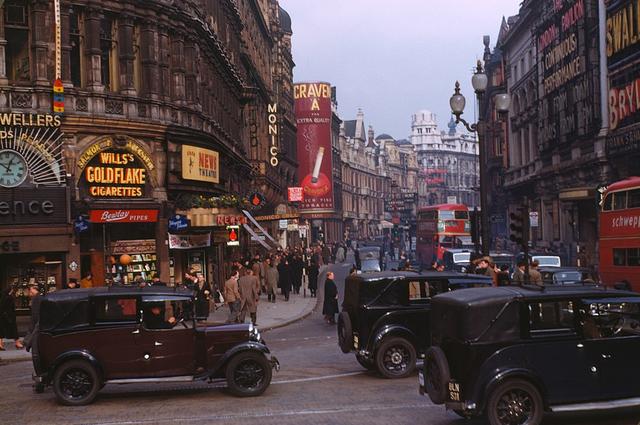 Piccadilly Circus. 1947 год
