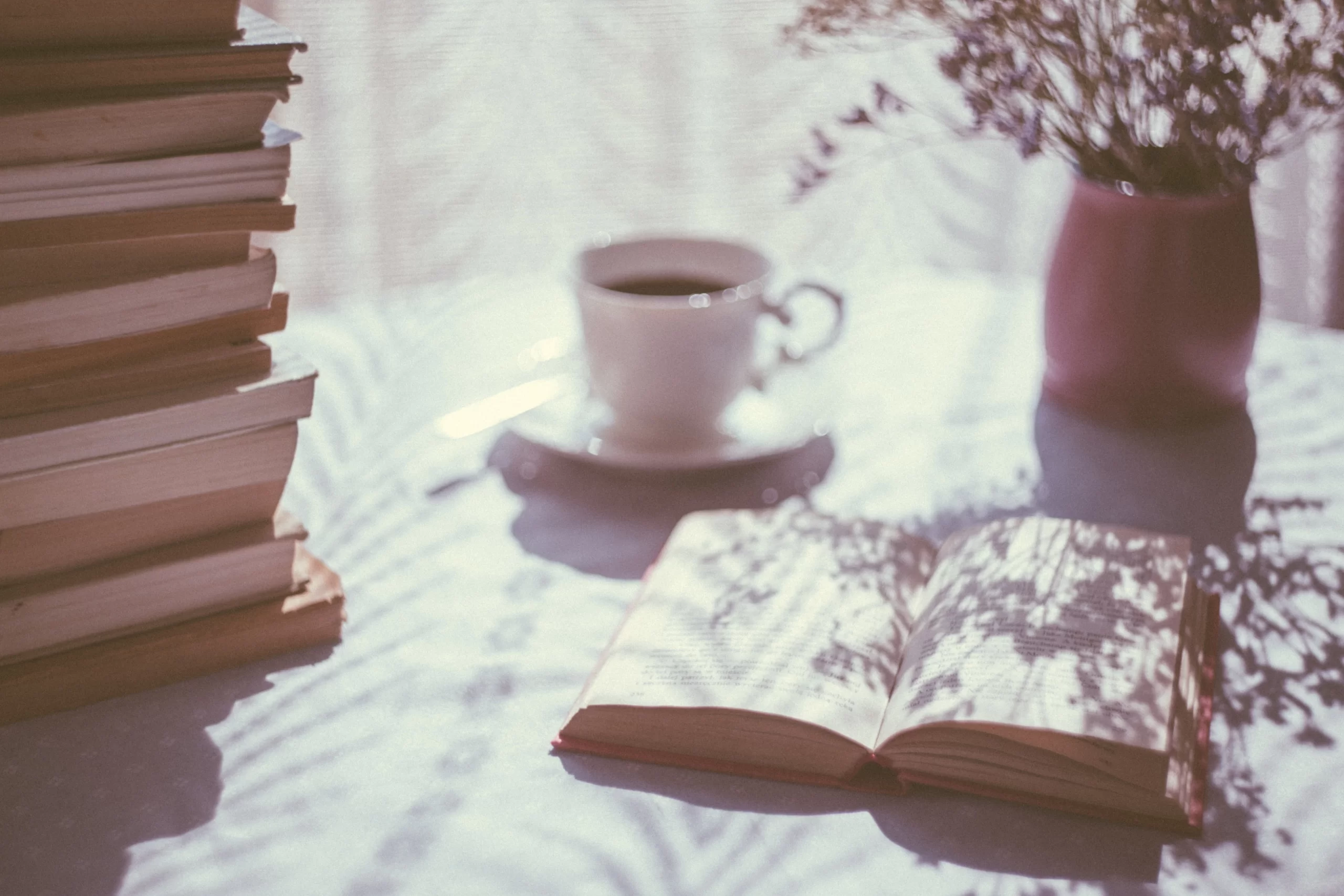 Книга и кофе