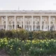 Апрель в Париже