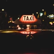 Такси в Париже: как поймать или вызвать