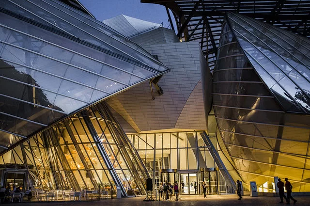 Фонд Луи Виттон