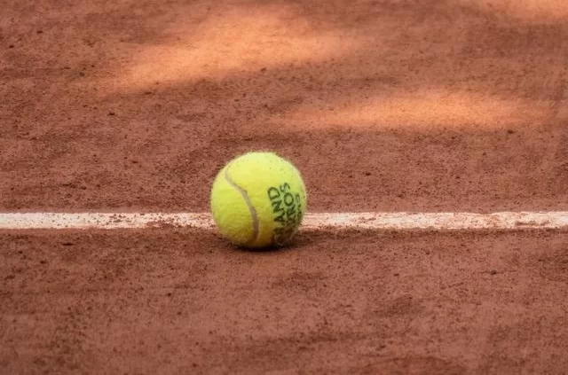 Теннисный мяч