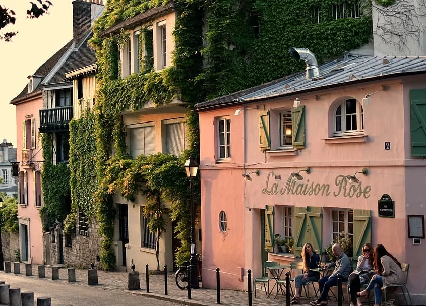 Розовый дом