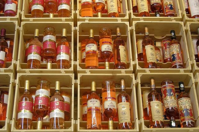 Розовое вино