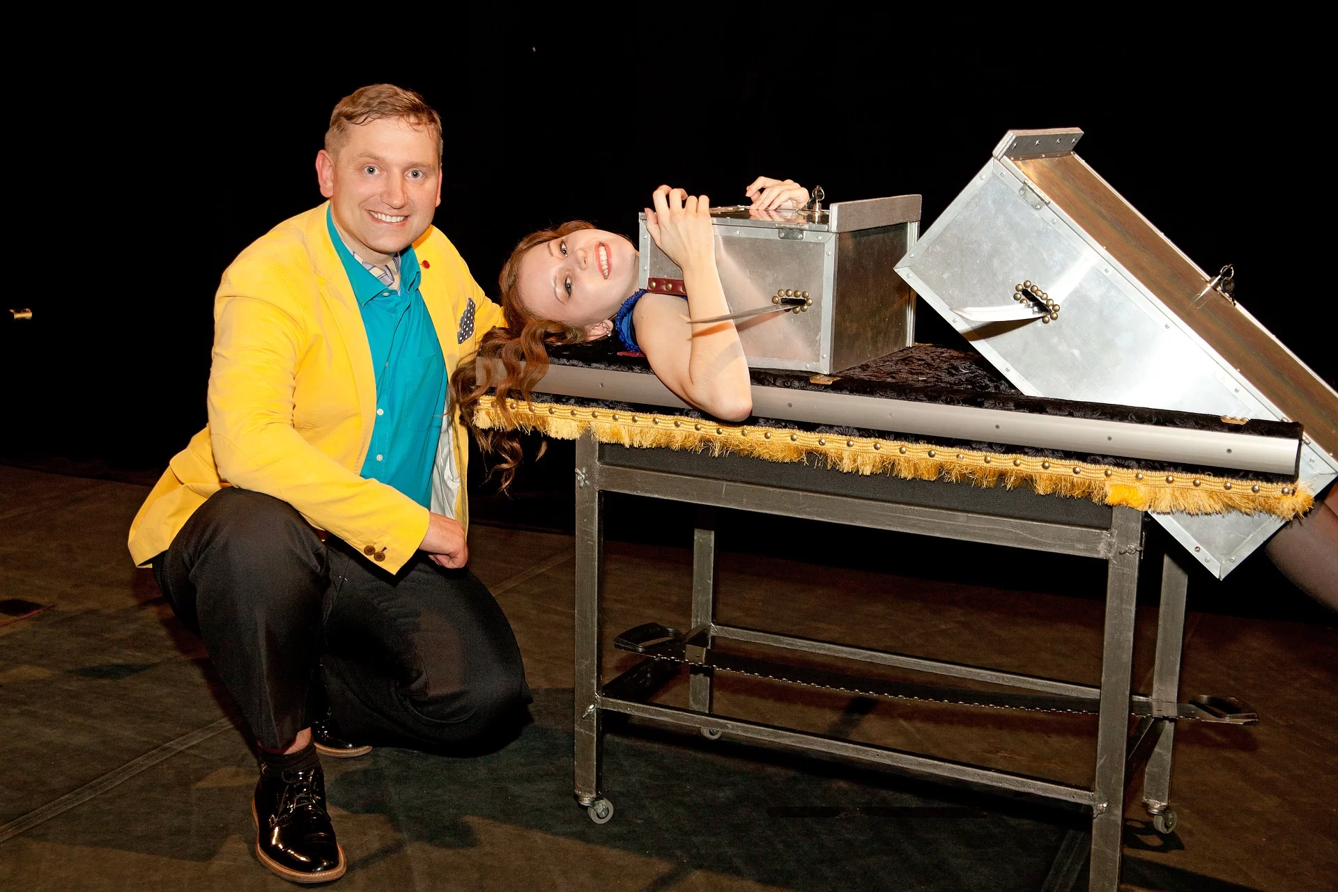 Стол для распиливания человека