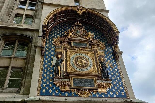 Старинные часы