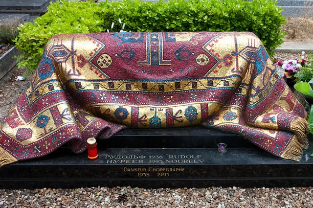 Могила Рудольфа Нуреева