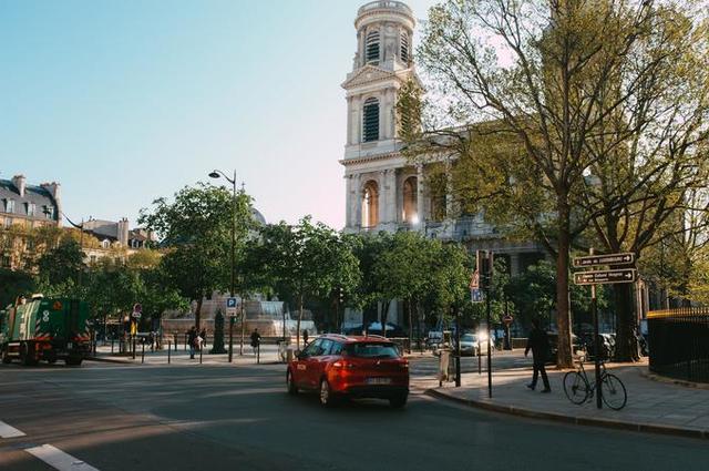 Площадь Сен-Сюльпис