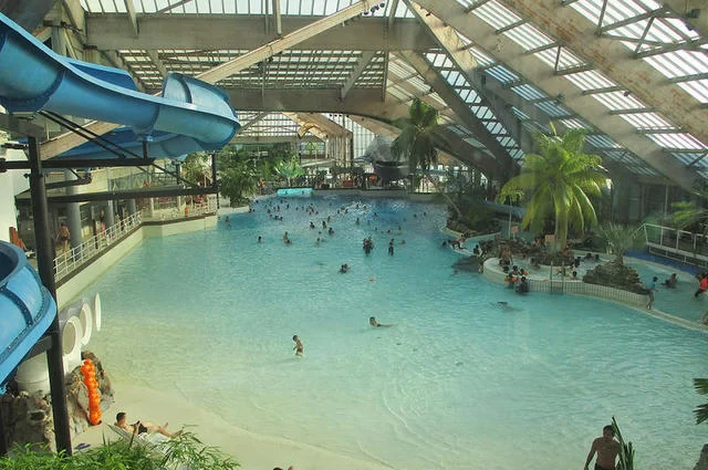 Аквапарк в Париже