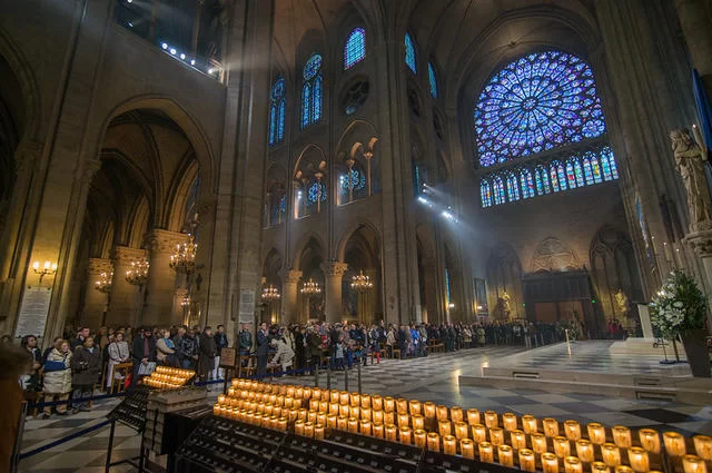 Витражи Нотр-Дама