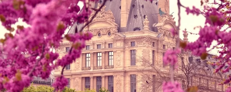 Весна в Париже