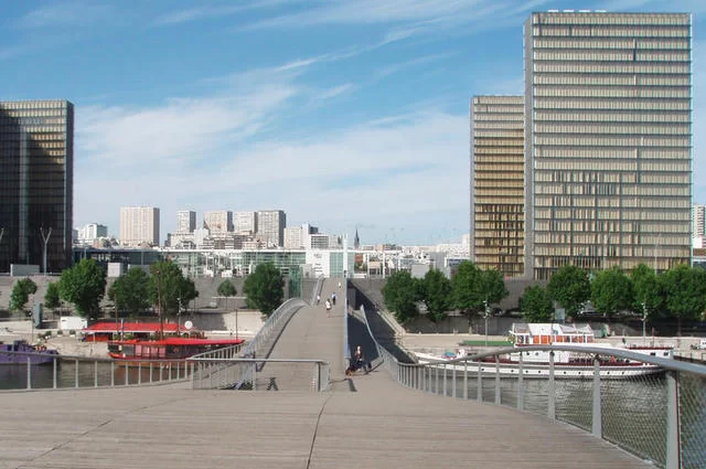 Мост Симоны де Бовуар