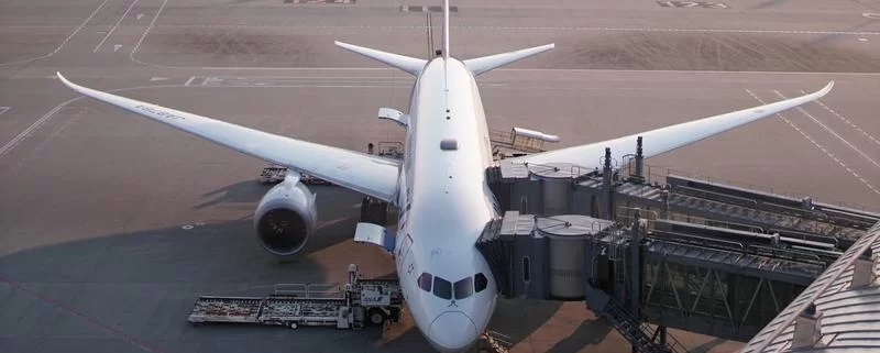 Самолет в Париж