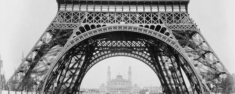 Ретрофото Эйфелевой башни