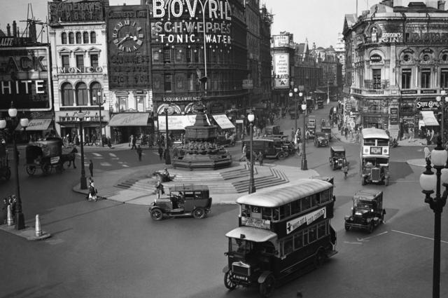 Piccadilly Circus. 1930 год