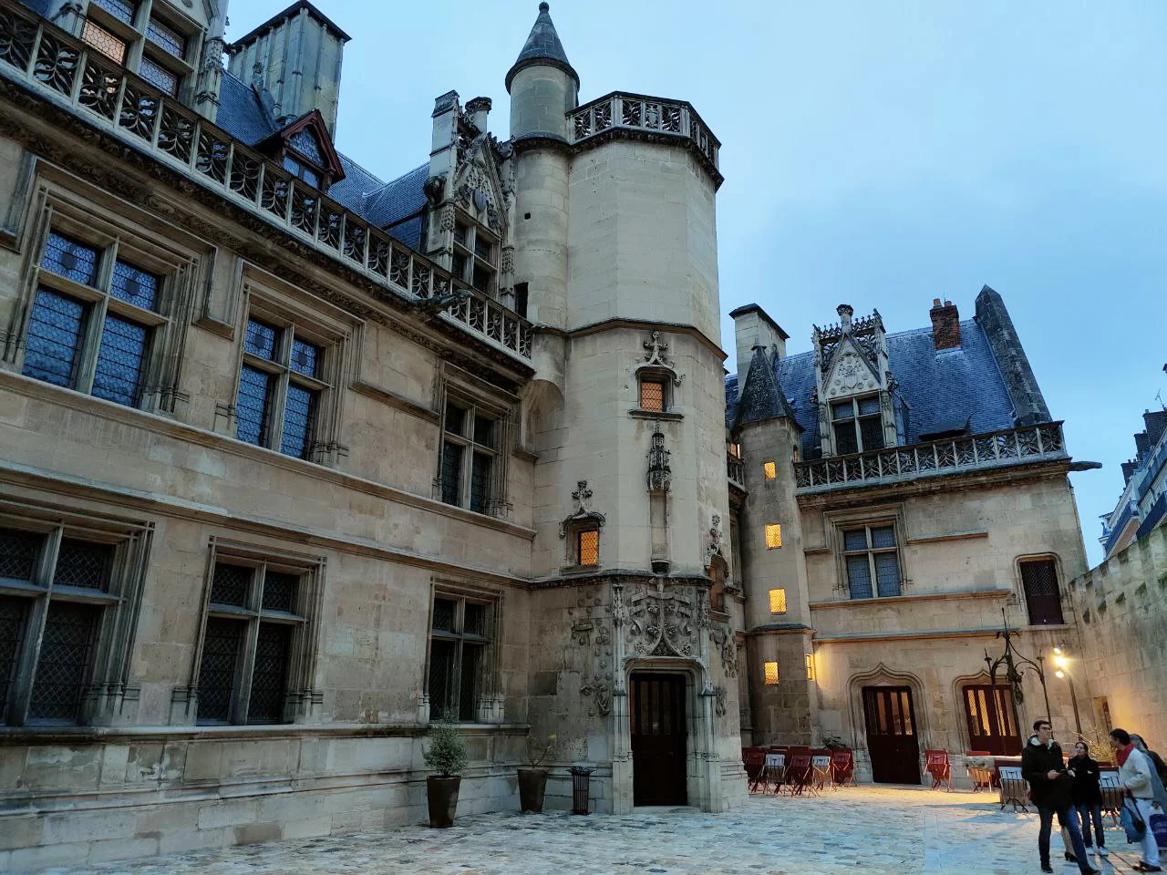 Музей Средневековья в Париже: экспонаты и практическая информация