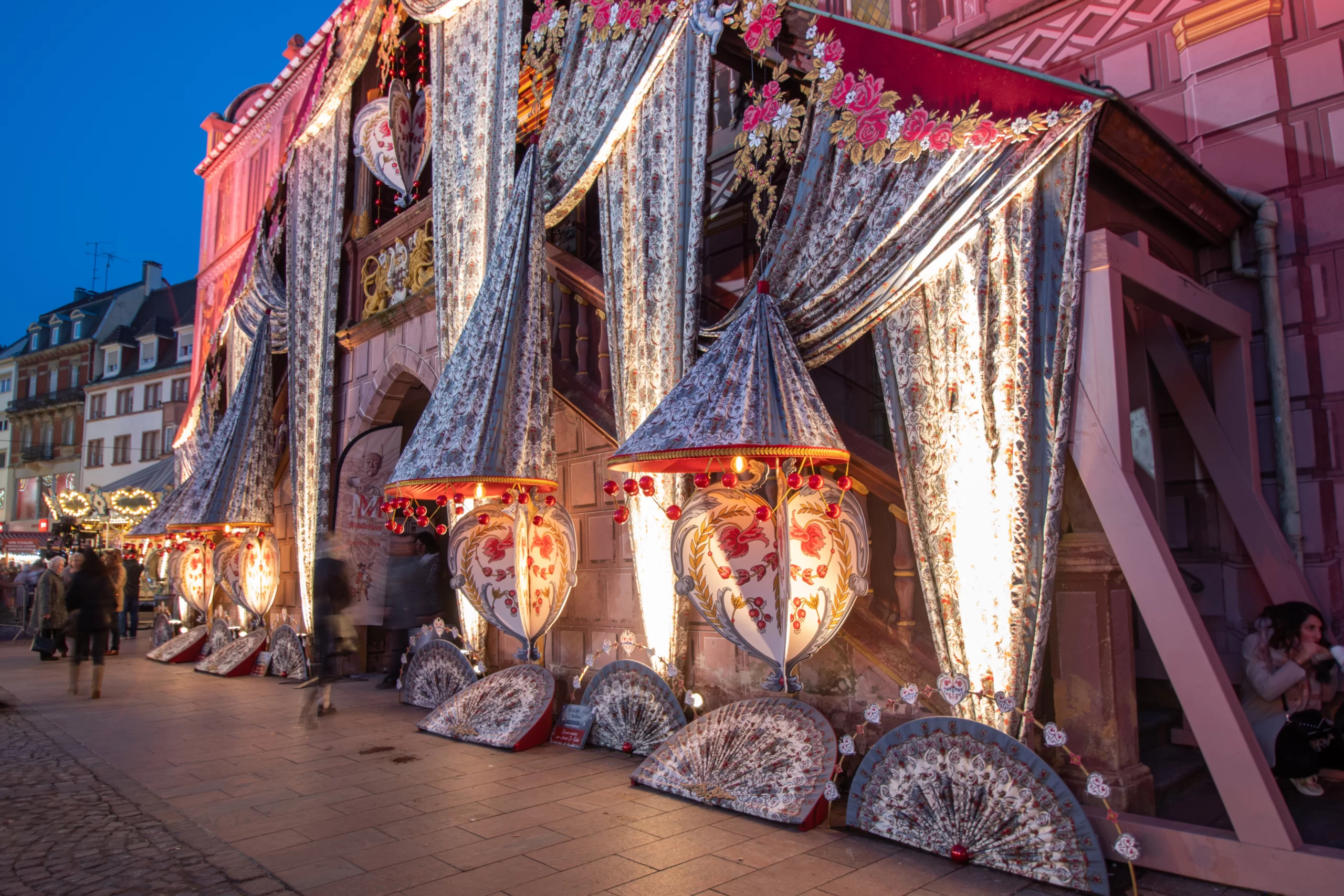 Рождественские украшения из ткани