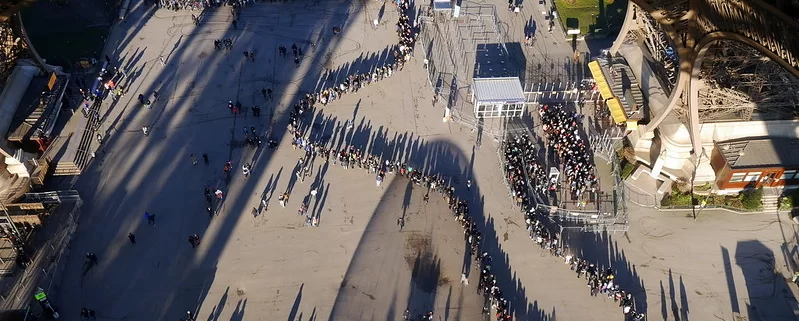 Очередь на Эйфелеву башню