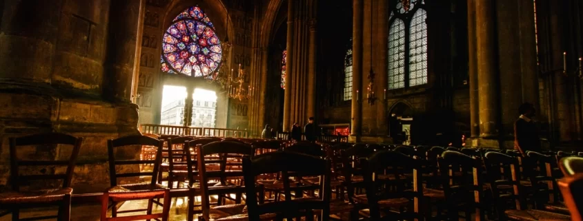 Внутри Нотр-Дам-де-Реймс