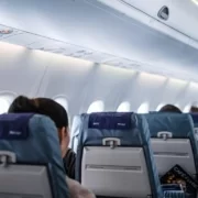 Самолет в Париж