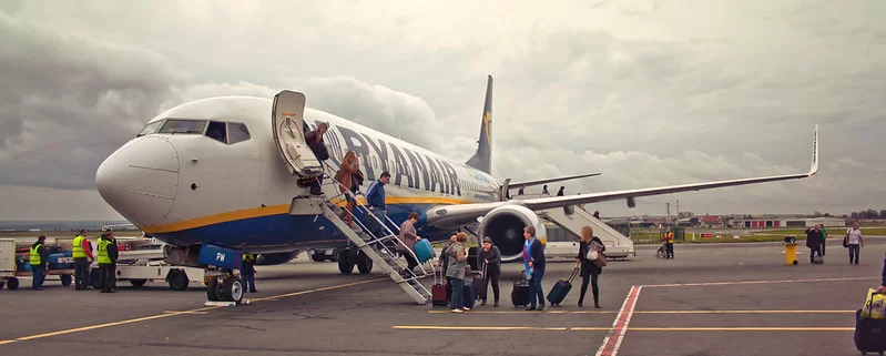 Самолет Ryanair в аэропорте Бове