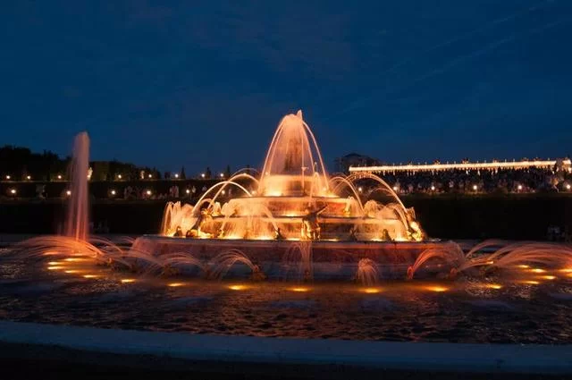 Вечернее шоу в Версале