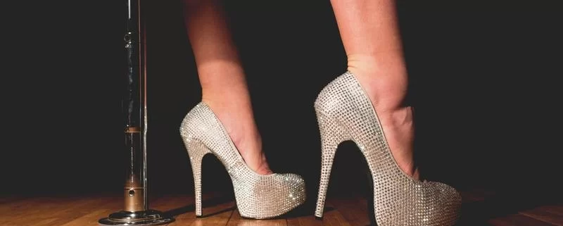 Кабаре «Крейзи Хорс» в Париже