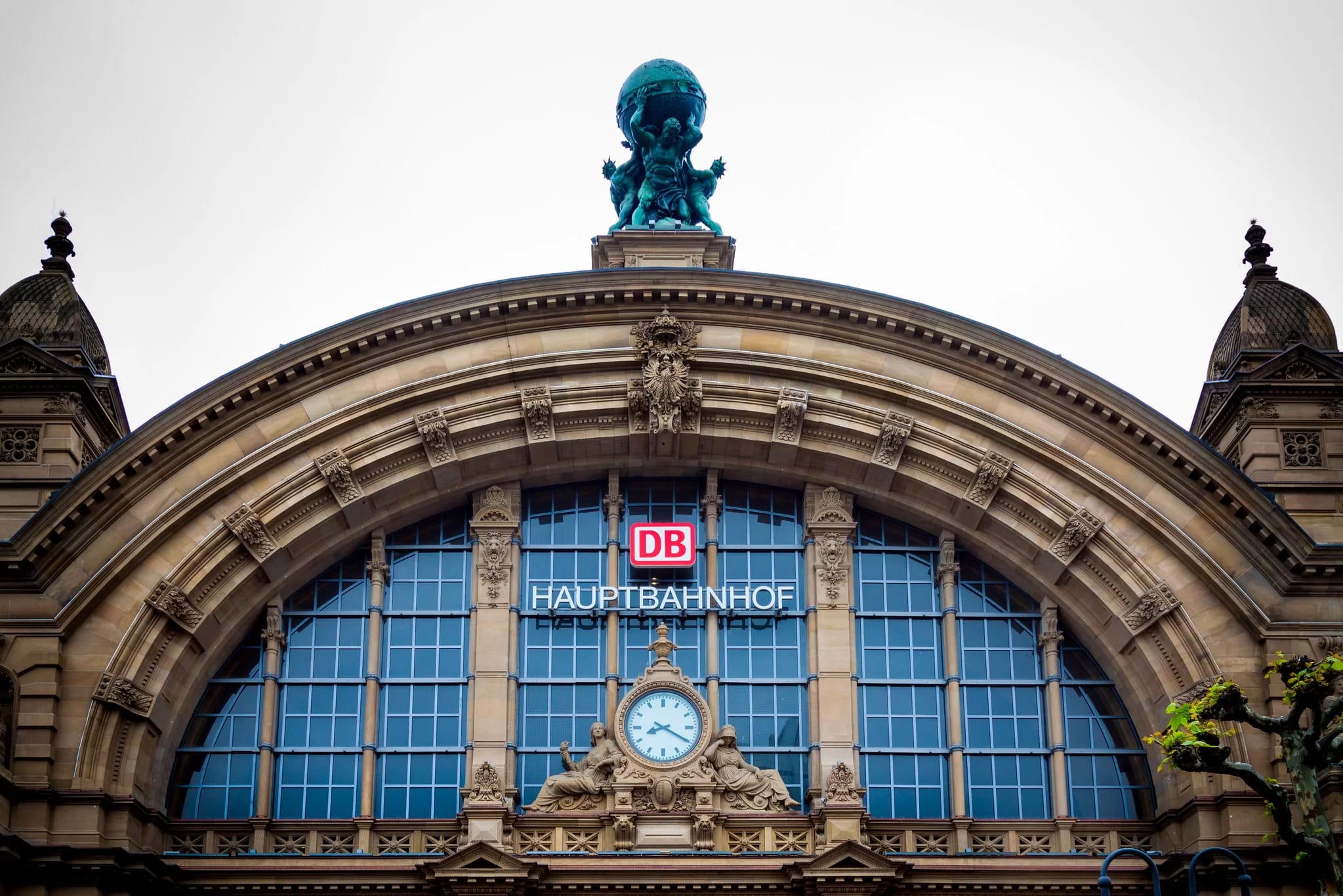 Массаж арқылы әйелді оргазмға қалай жеткізуге болады