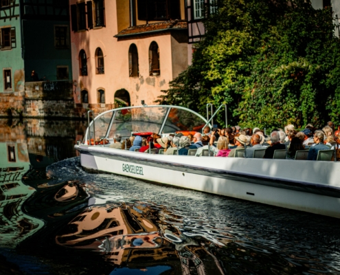 Jasmin Börsig on Unsplashна речном трамвайчике