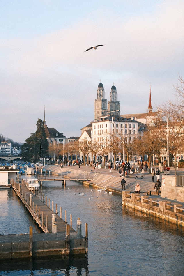 Что посмотреть в Цюрихе: маршрут по городу с аудиогидами TouringBee