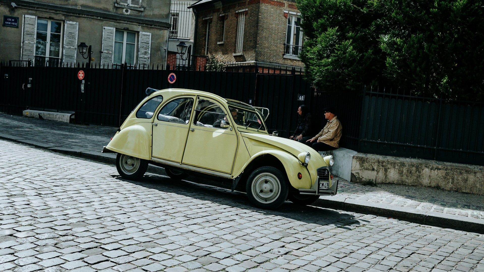 Автомобиль в Париже
