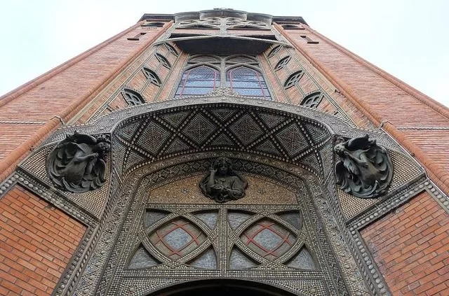 Церковь Сен-Жан Достопримечательности Монмартра