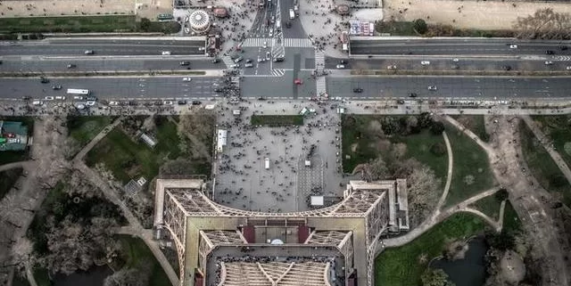 Эйфелева башня