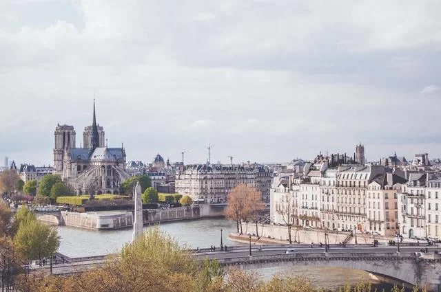 Paul Dufour / Unsplash Вид с крыши Института арабского мира