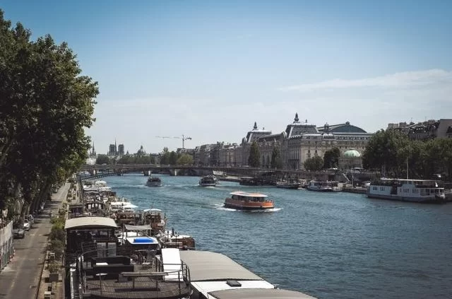 Прогулки по Сене Прогулки по Сене