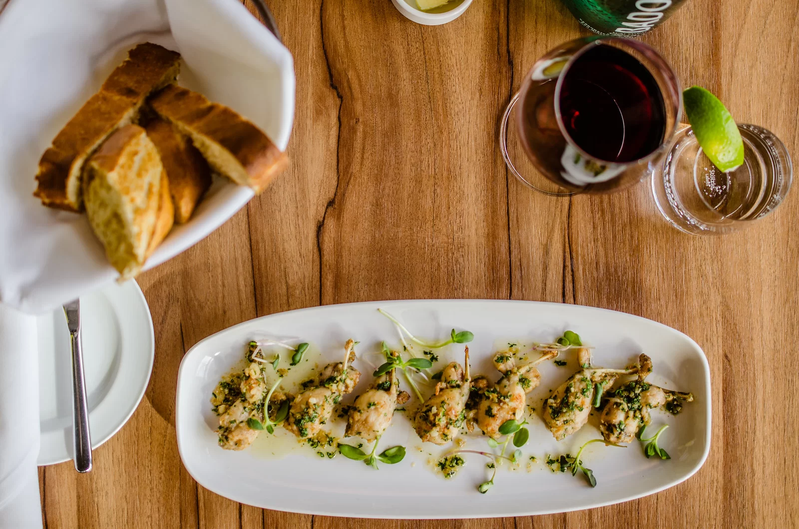 Где можно съесть лягушек в Париже?