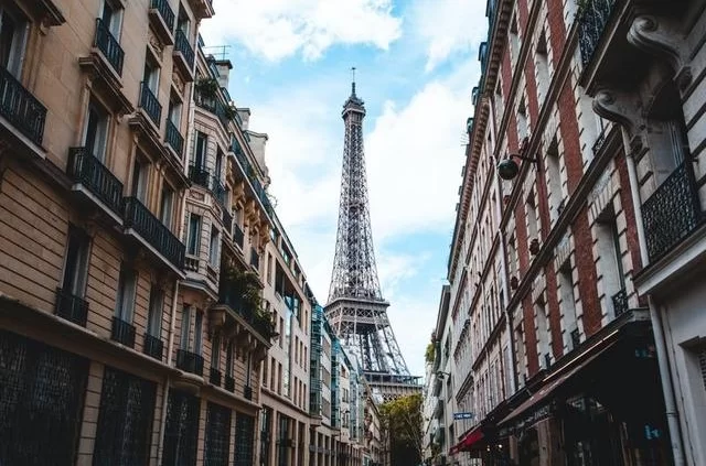 Alwin Kroon / Unsplash 10 отелей с видом на Эйфелеву башню