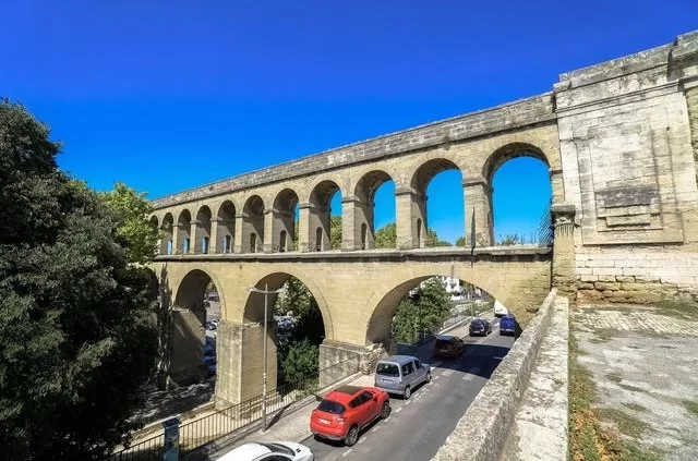 Jeremy Bezanger / Unsplash Акведук в Монпелье