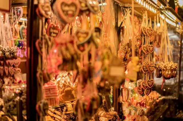 CMOphoto.net / Unsplash Рождественская ярмарка