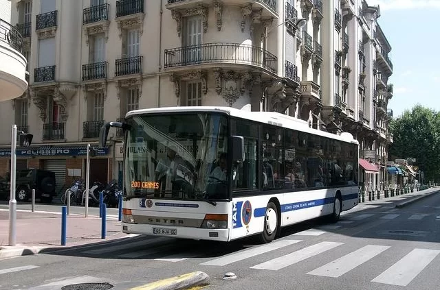 Автобус №200