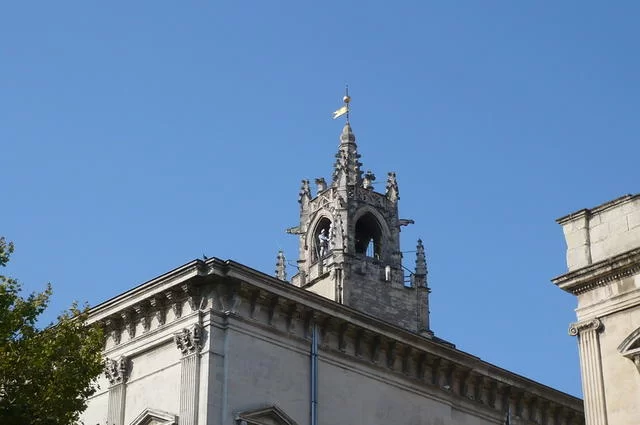 Башня с часами Башня с часами