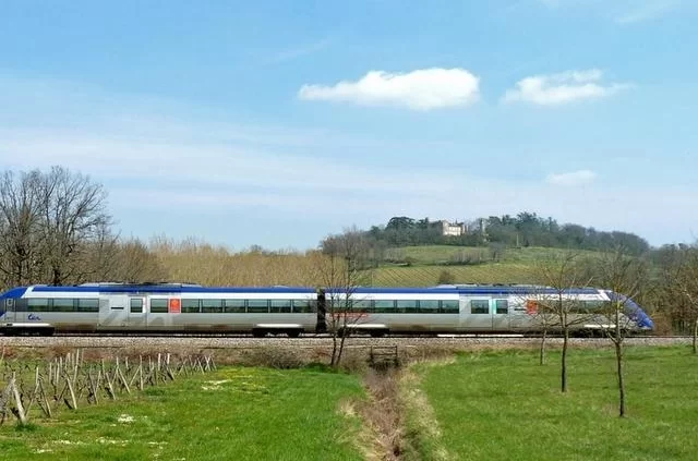 PxHere Региональный поезд