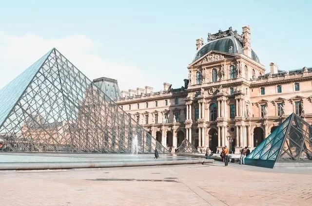 Fabio Roque / Unsplash Лувр