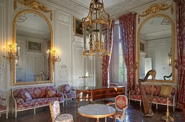 Jean-Pierre Dalbéra / CC-BY-2.0 Салон Малого Трианона