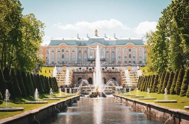 Dimitry B / Unsplash Петергоф